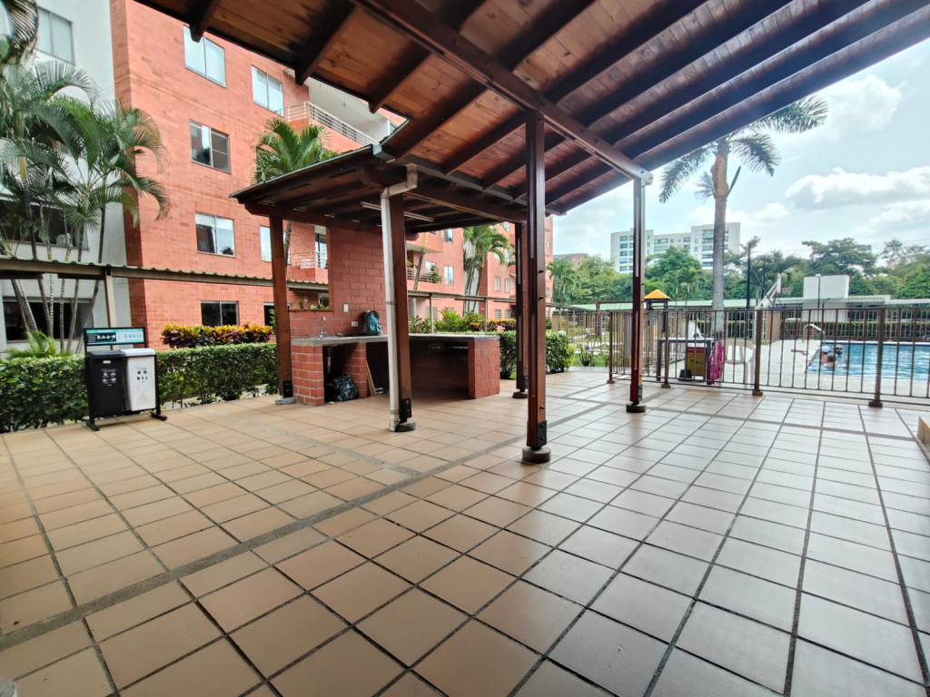 Apartamento En Arriendo - Urbanización La Flora, Cali