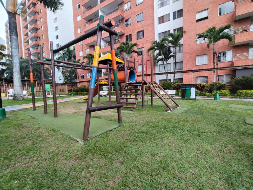 Apartamento En Arriendo - Urbanización La Flora, Cali