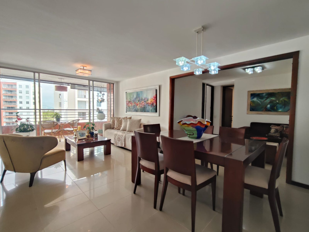 Apartamento En Arriendo - Urbanización La Flora, Cali