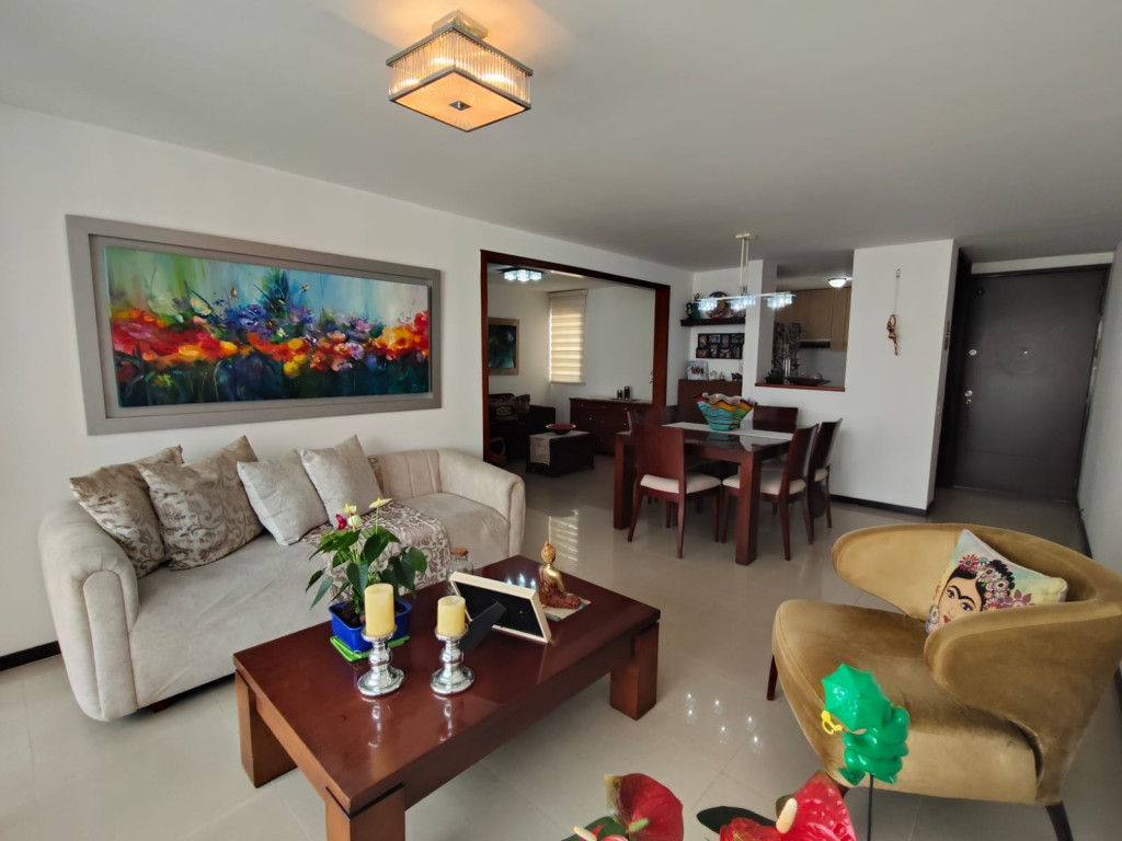 Apartamento En Arriendo - Urbanización La Flora, Cali