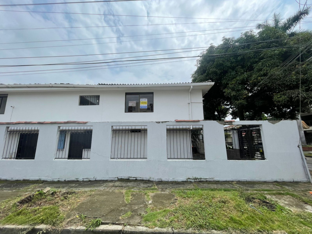 Casa En Arriendo - El Limonar, Cali