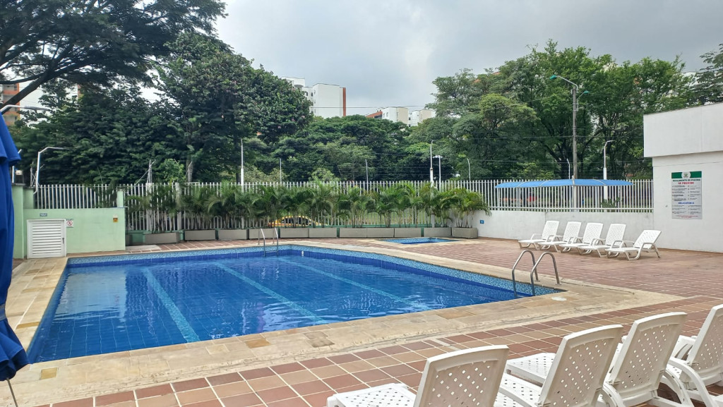 Apartamento En Arriendo - Urbanización La Flora, Cali