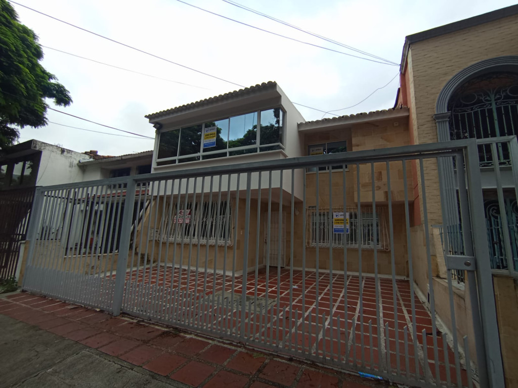 Casa En Arriendo - Prados Del Norte, Cali