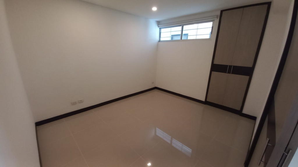 Apartamento En Arriendo - Urbanización La Flora, Cali