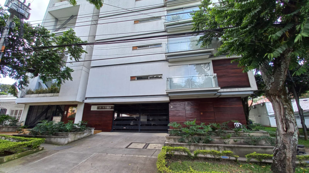 Apartamento En Arriendo - Urbanización La Flora, Cali