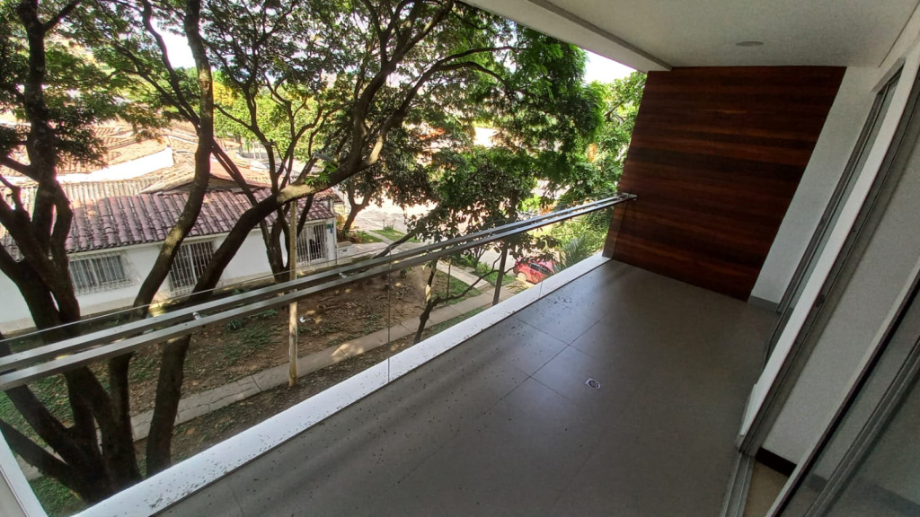 Apartamento En Arriendo - Urbanización La Flora, Cali