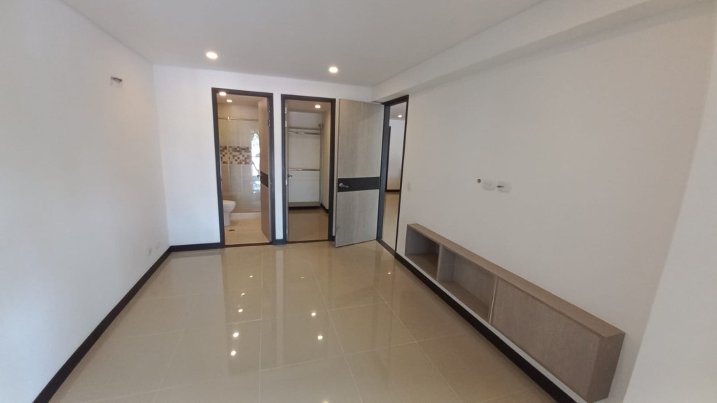 Apartamento En Arriendo - Urbanización La Flora, Cali
