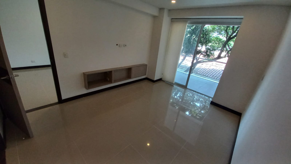 Apartamento En Arriendo - Urbanización La Flora, Cali