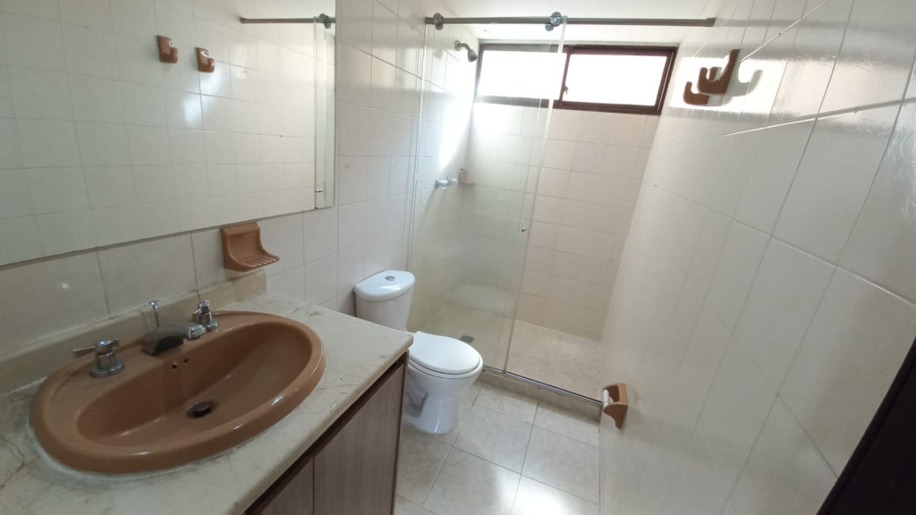 Apartamento En Arriendo - Prados Del Norte, Cali