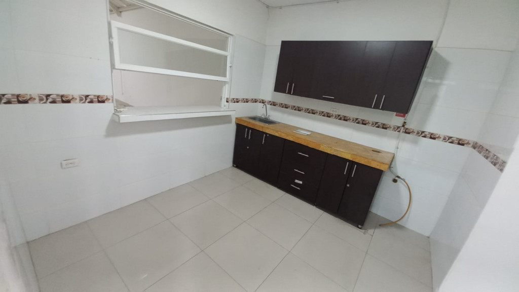 Local En Arriendo - Belalcázar, Yumbo