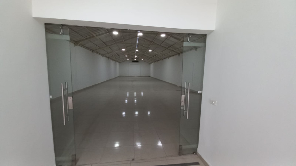 Local En Arriendo - Belalcázar, Yumbo