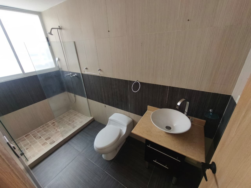 Apartamento En Arriendo - Urbanización La Flora, Cali