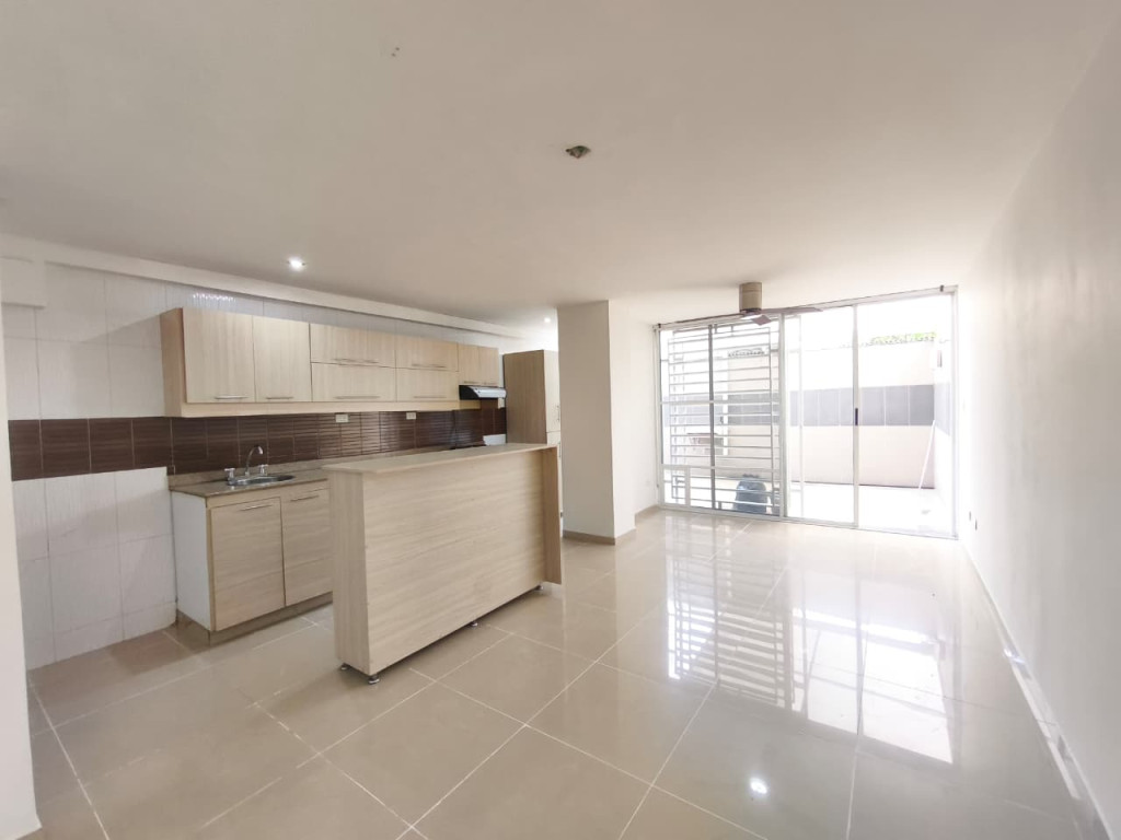 Apartamento En Arriendo - Urbanización La Flora, Cali