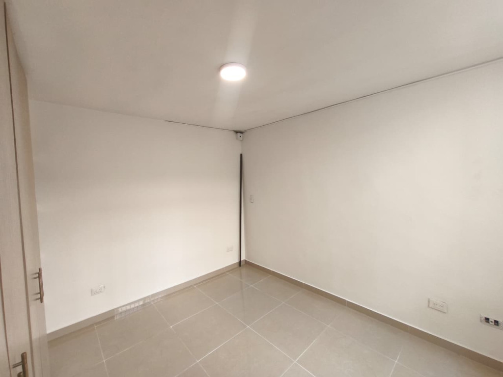 Apartamento En Arriendo - Urbanización La Flora, Cali