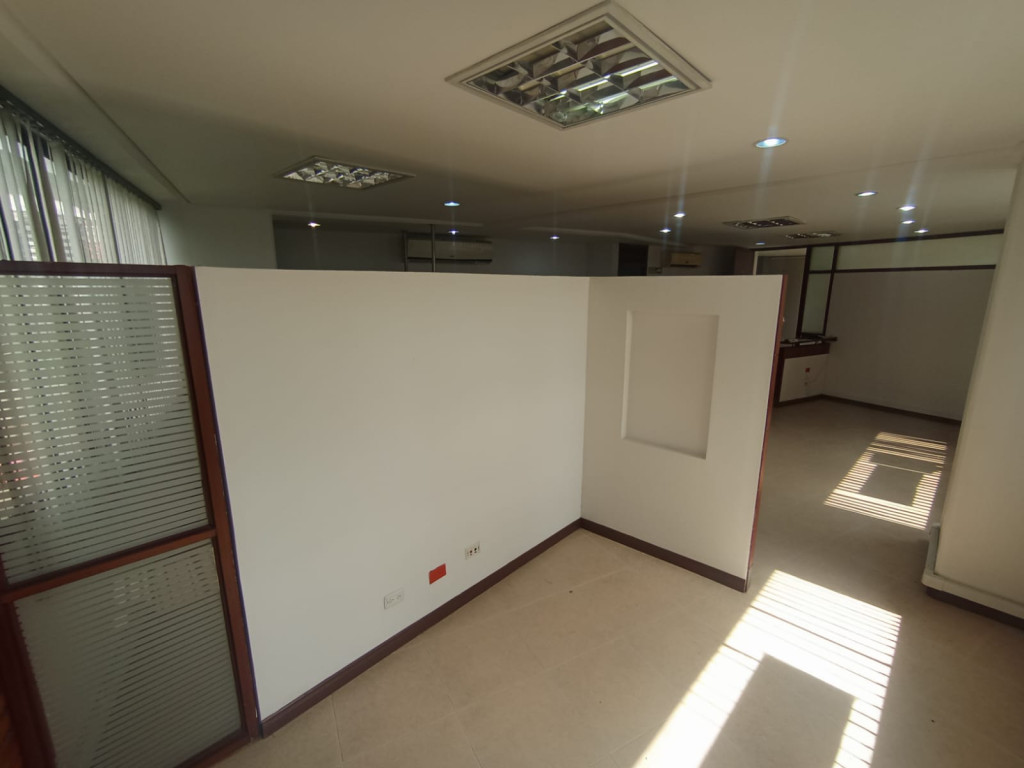 Local En Arriendo - Chipichape, Cali