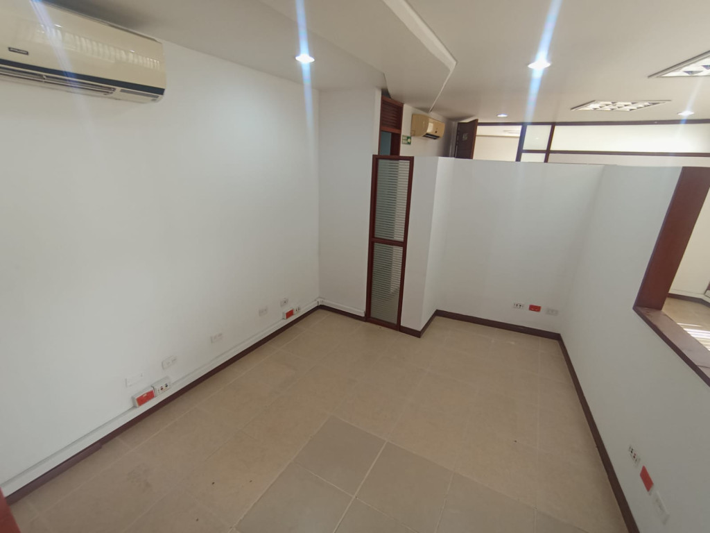 Local En Arriendo - Chipichape, Cali