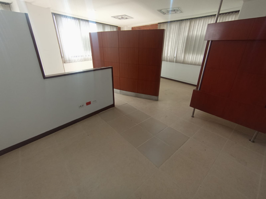 Local En Arriendo - Chipichape, Cali