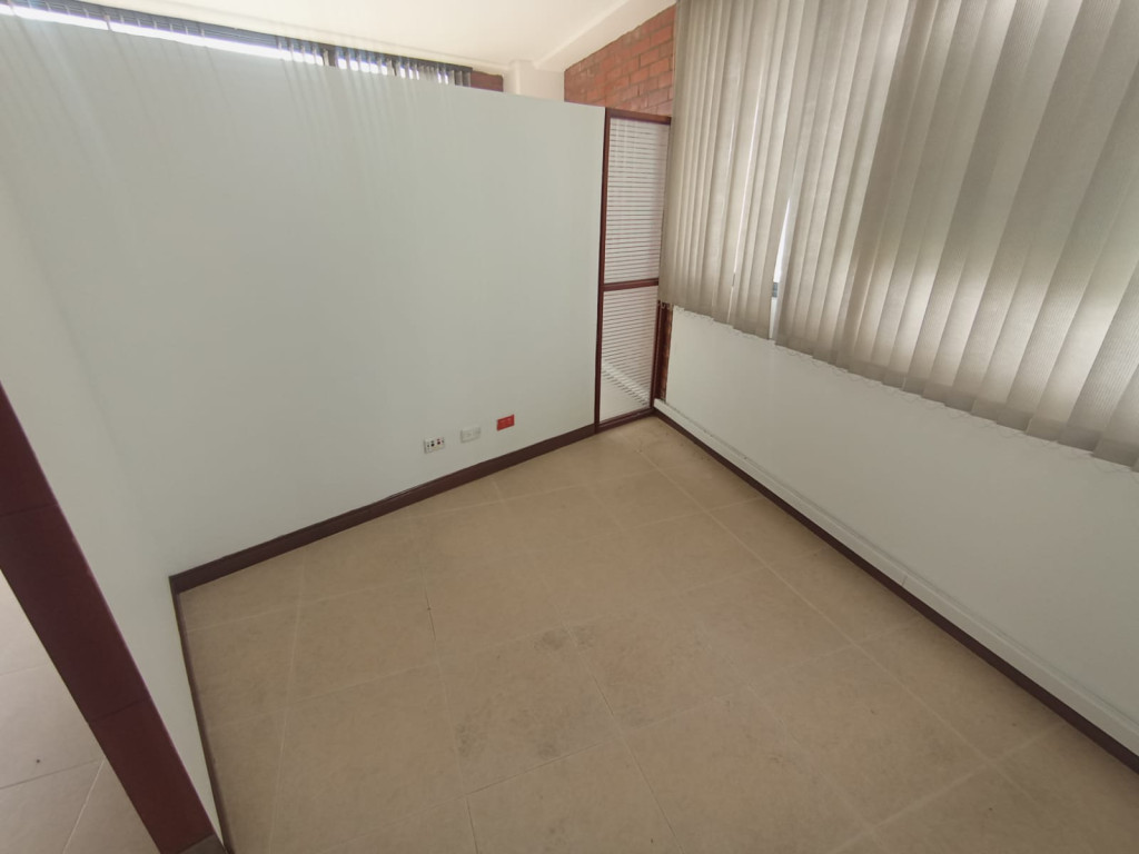 Local En Arriendo - Chipichape, Cali