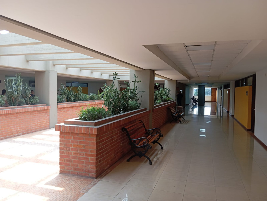 Local En Arriendo - Chipichape, Cali