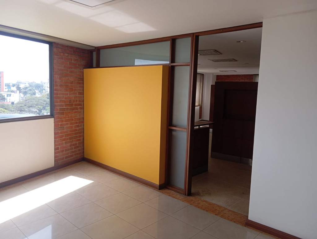 Local En Arriendo - Chipichape, Cali