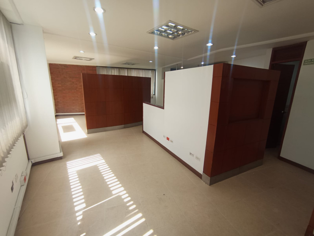 Local En Arriendo - Chipichape, Cali