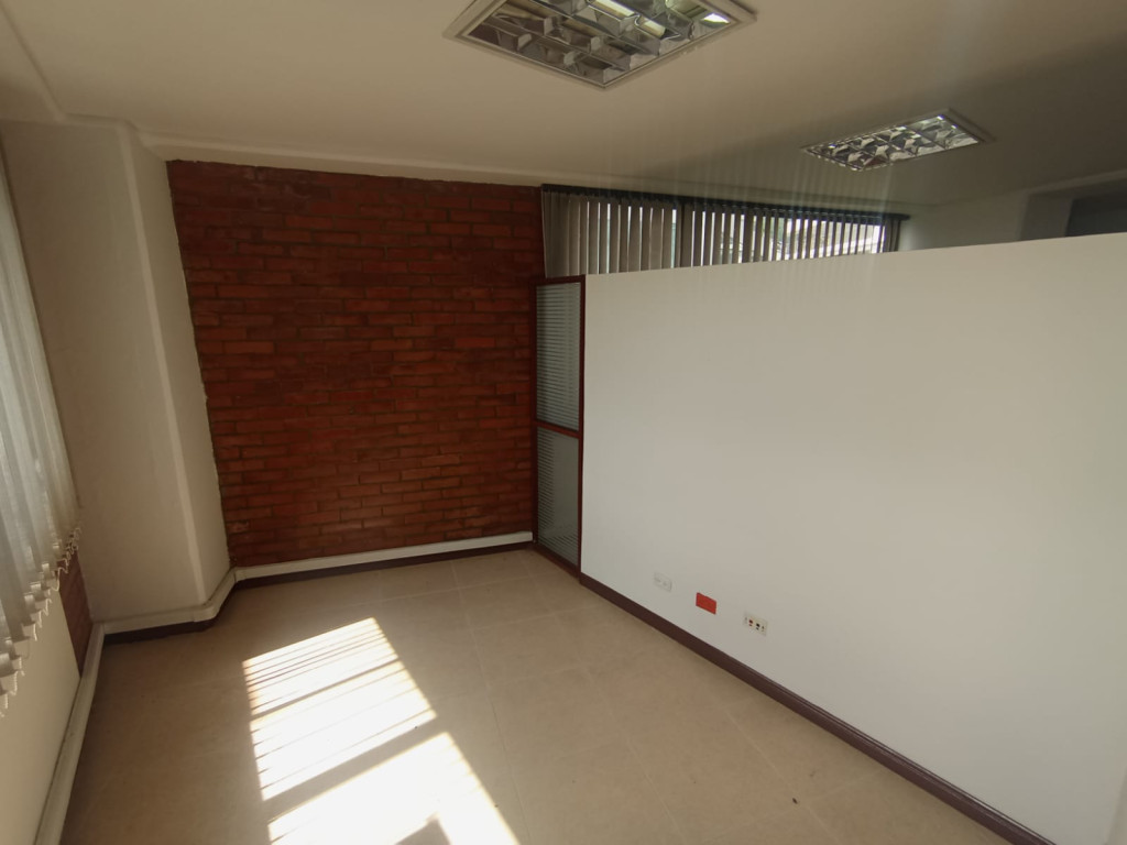 Local En Arriendo - Chipichape, Cali