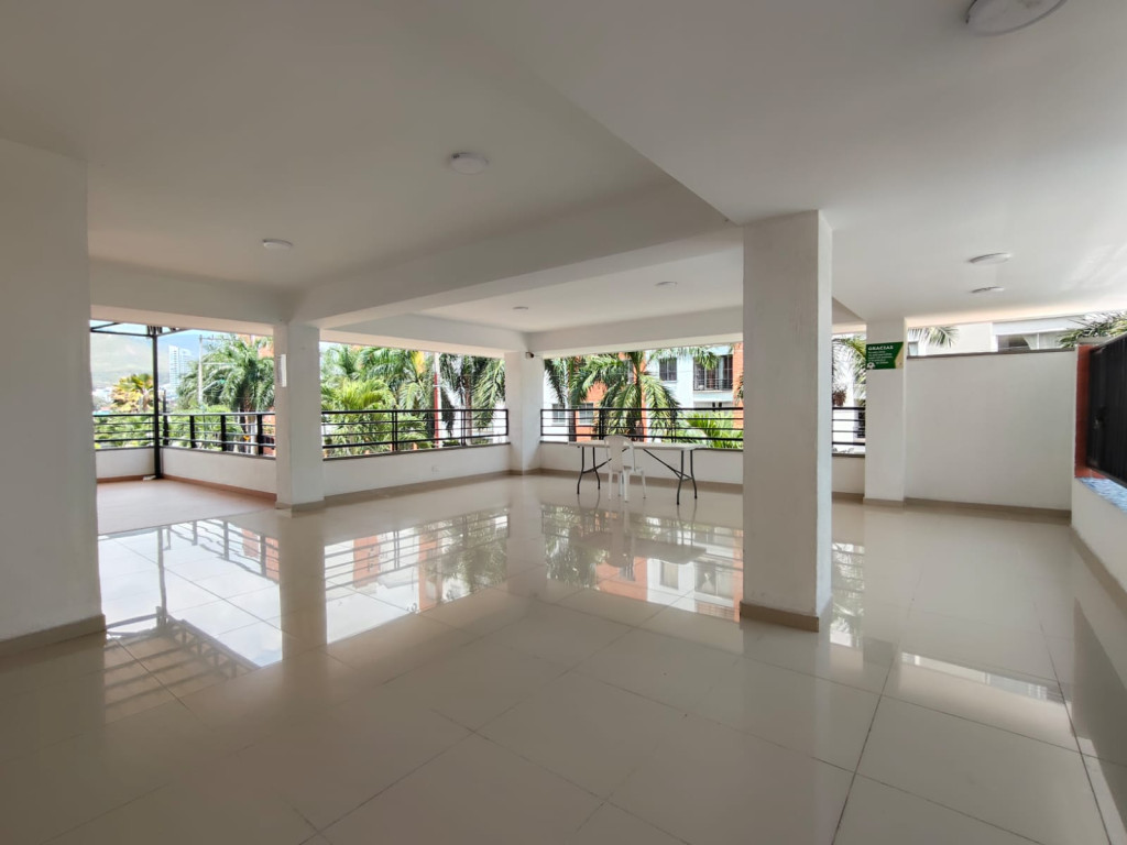 Apartamento En Arriendo - Prados Del Norte, Cali