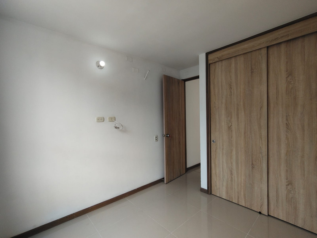 Apartamento En Arriendo - Urbanización La Flora, Cali
