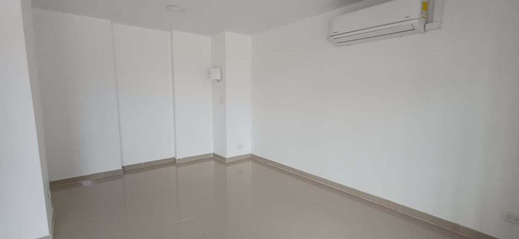 Local En Arriendo - Urbanización La Flora, Cali