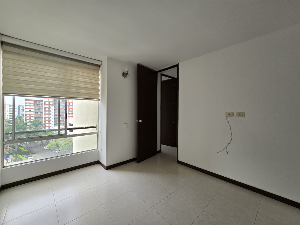 Apartamento En Venta - Urbanización La Flora, Cali