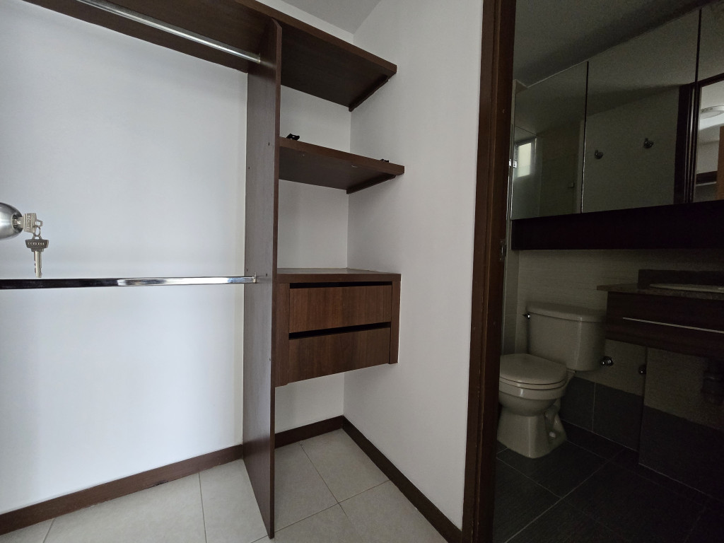 Apartamento En Venta - Urbanización La Flora, Cali