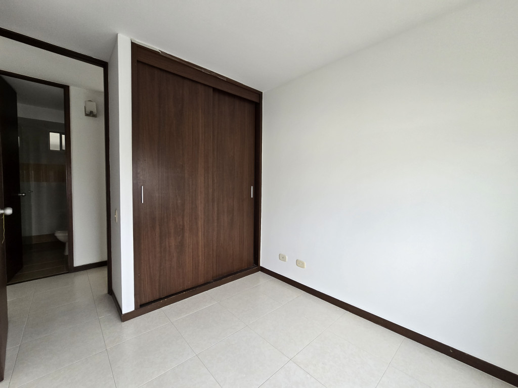 Apartamento En Venta - Urbanización La Flora, Cali