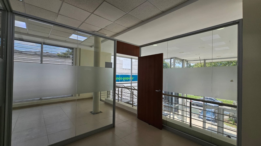 Local En Arriendo - Ciudad Jardín, Cali