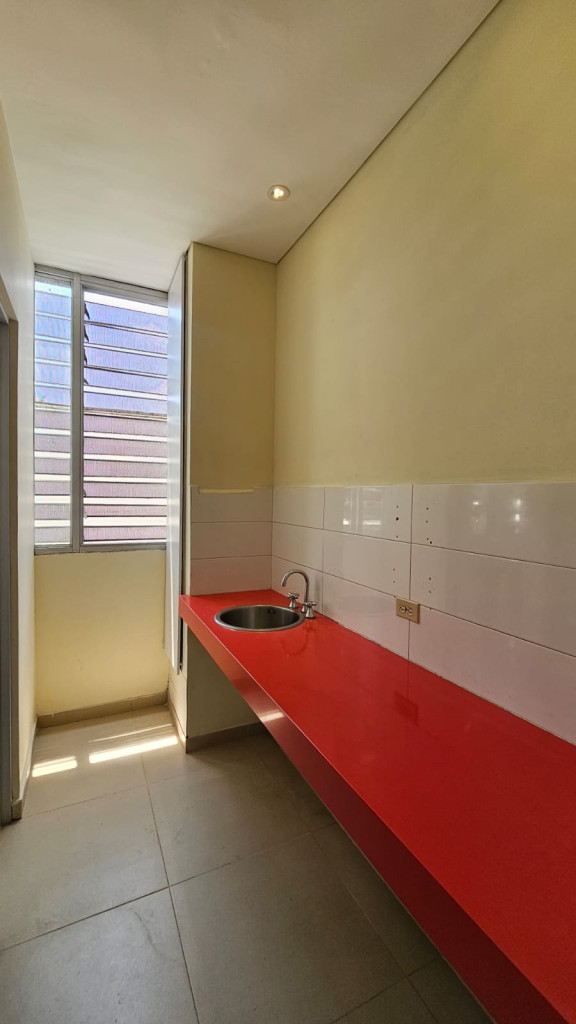 Local En Arriendo - Ciudad Jardín, Cali