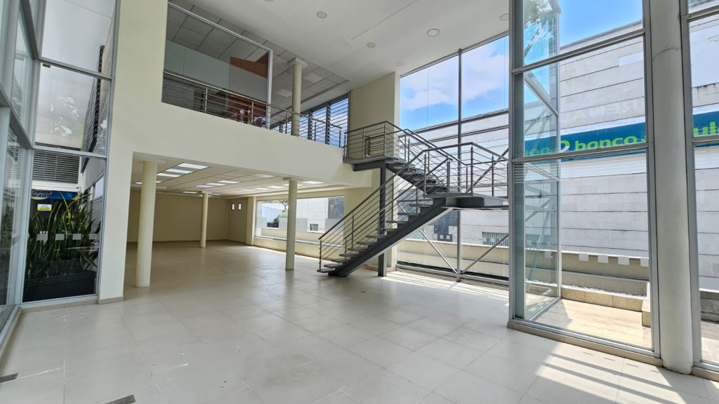 Local En Arriendo - Ciudad Jardín, Cali