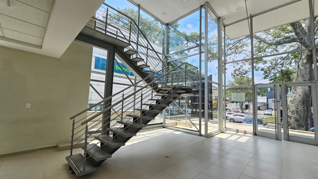 Local En Arriendo - Ciudad Jardín, Cali