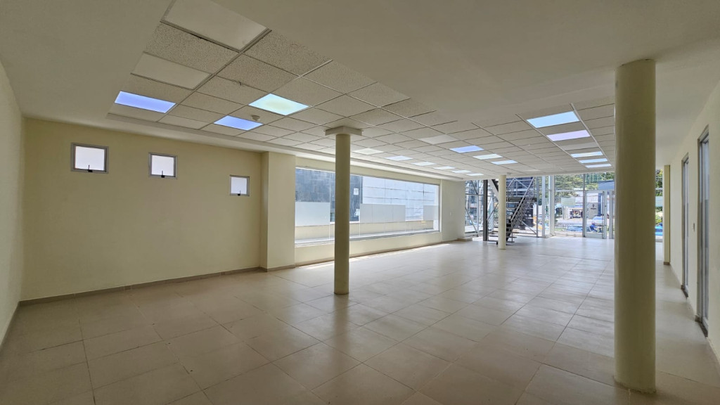 Local En Arriendo - Ciudad Jardín, Cali