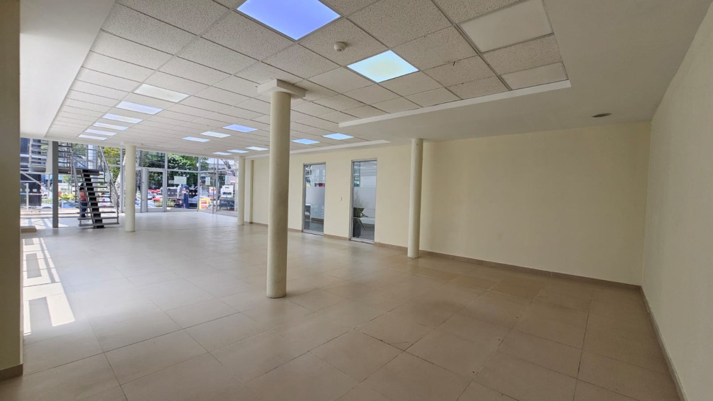 Local En Arriendo - Ciudad Jardín, Cali