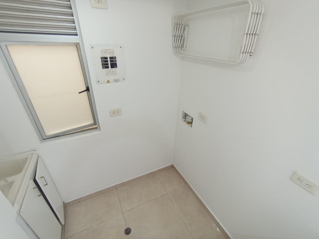 Apartamento En Arriendo - Urbanización La Flora, Cali