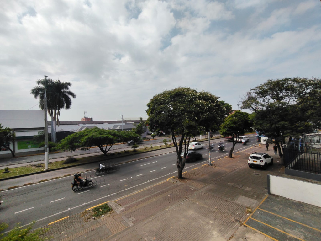 Local En Arriendo - Urbanización Barranquilla, Cali