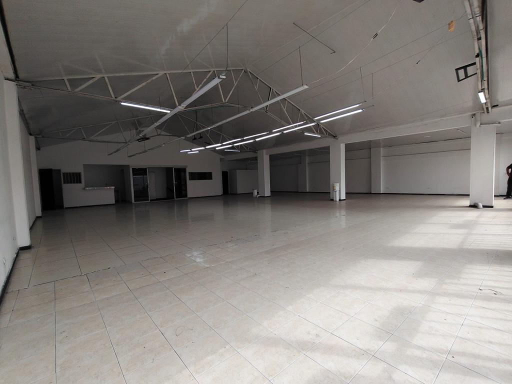 Local En Arriendo - Urbanización Barranquilla, Cali