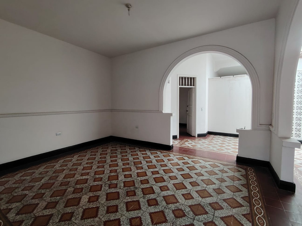 Casas Con Local En Arriendo - Bellavista, Cali