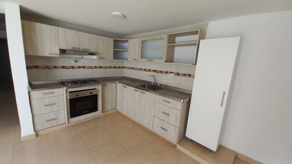 Casa En Arriendo - El Bosque, Cali