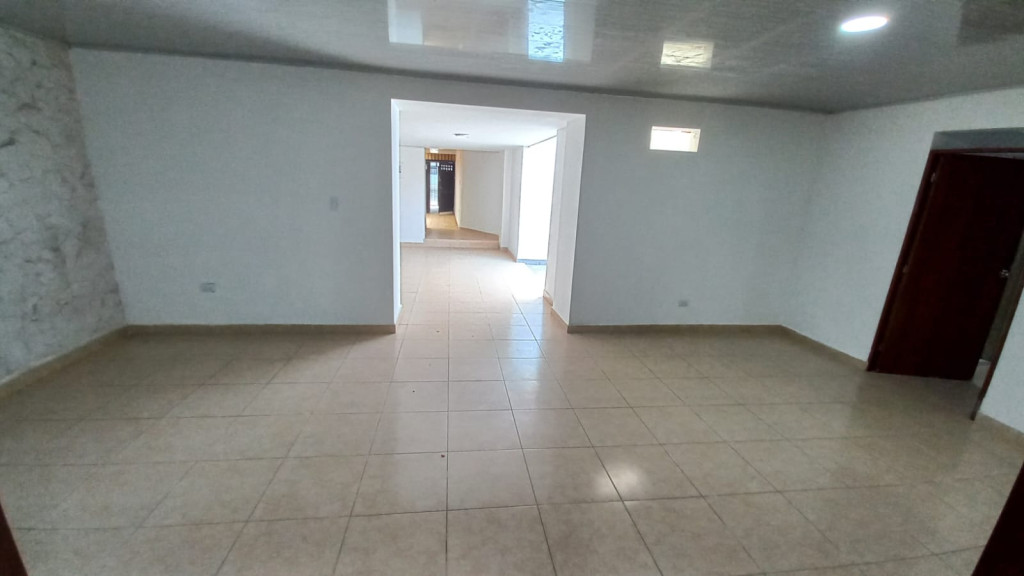 Casa En Arriendo - El Bosque, Cali