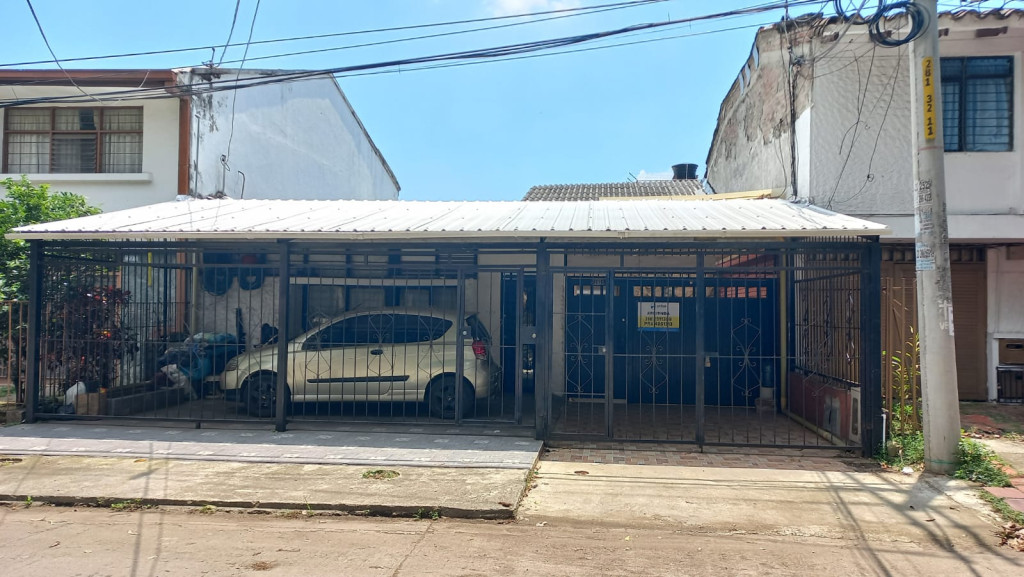 Casa En Arriendo - El Bosque, Cali