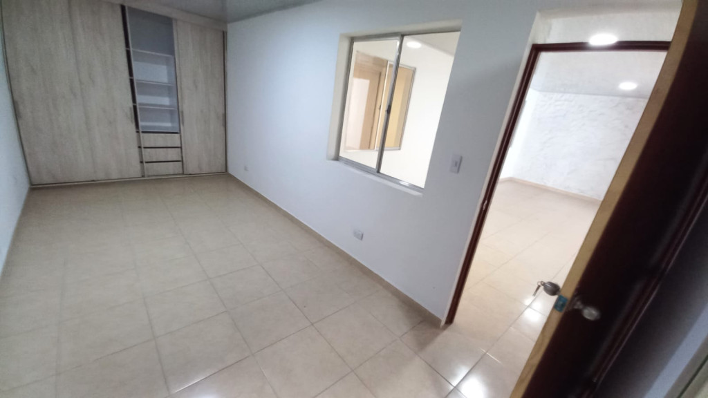 Casa En Arriendo - El Bosque, Cali