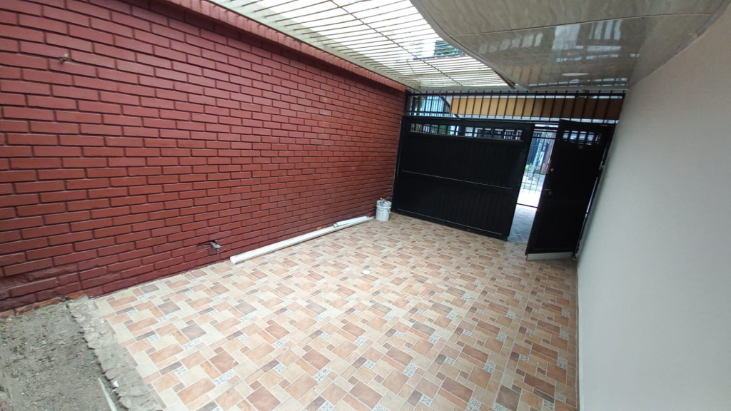 Casa En Arriendo - El Bosque, Cali