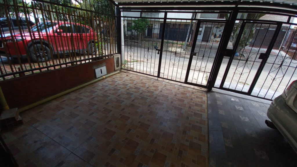 Casa En Arriendo - El Bosque, Cali