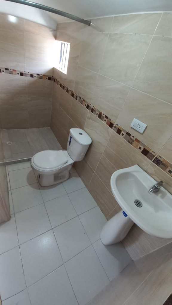 Casa En Arriendo - El Bosque, Cali