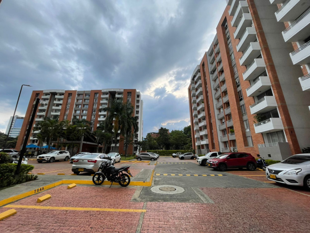 Apartamento En Arriendo - Valle Del Lili, Cali